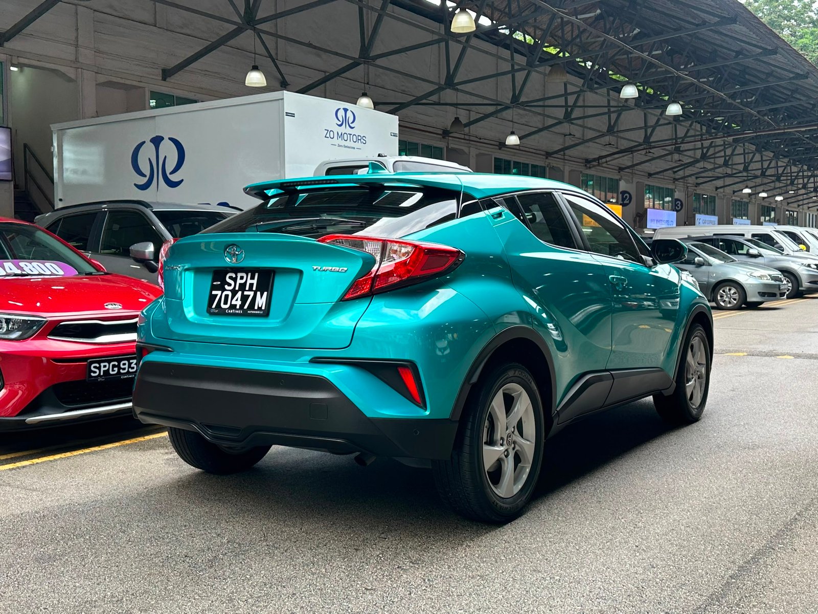 Toyota C-HR 1.2 Turbo Active photo 2